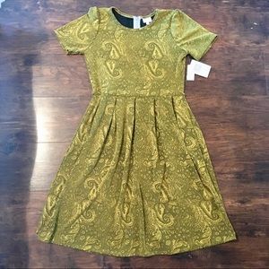 *SOLD* NWT Mustard/Gold Elegant Amelia, Large
